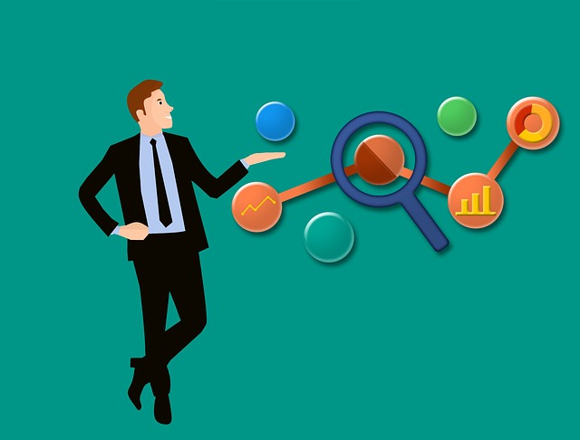 kreslený muž volící si z několika možností nástrojů