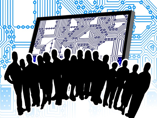 lidé kolem internetu